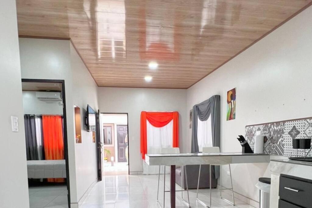 Orange Apartment 5 Min Aeropuerto Juan Santamaria Alajuela Eksteriør bilde